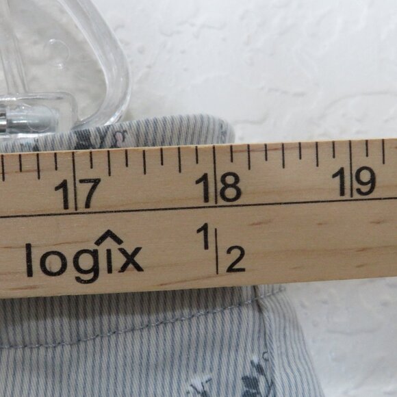 Lee*‎ Women's 1.5" Belt Loop Multipocketed Flat Front Floral Shorts~ Size Medium - Picture 5 of 10